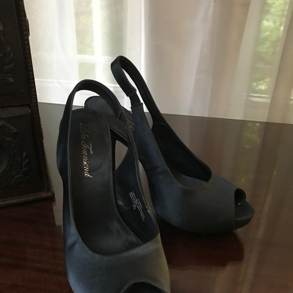 Womens shoes size 7.5